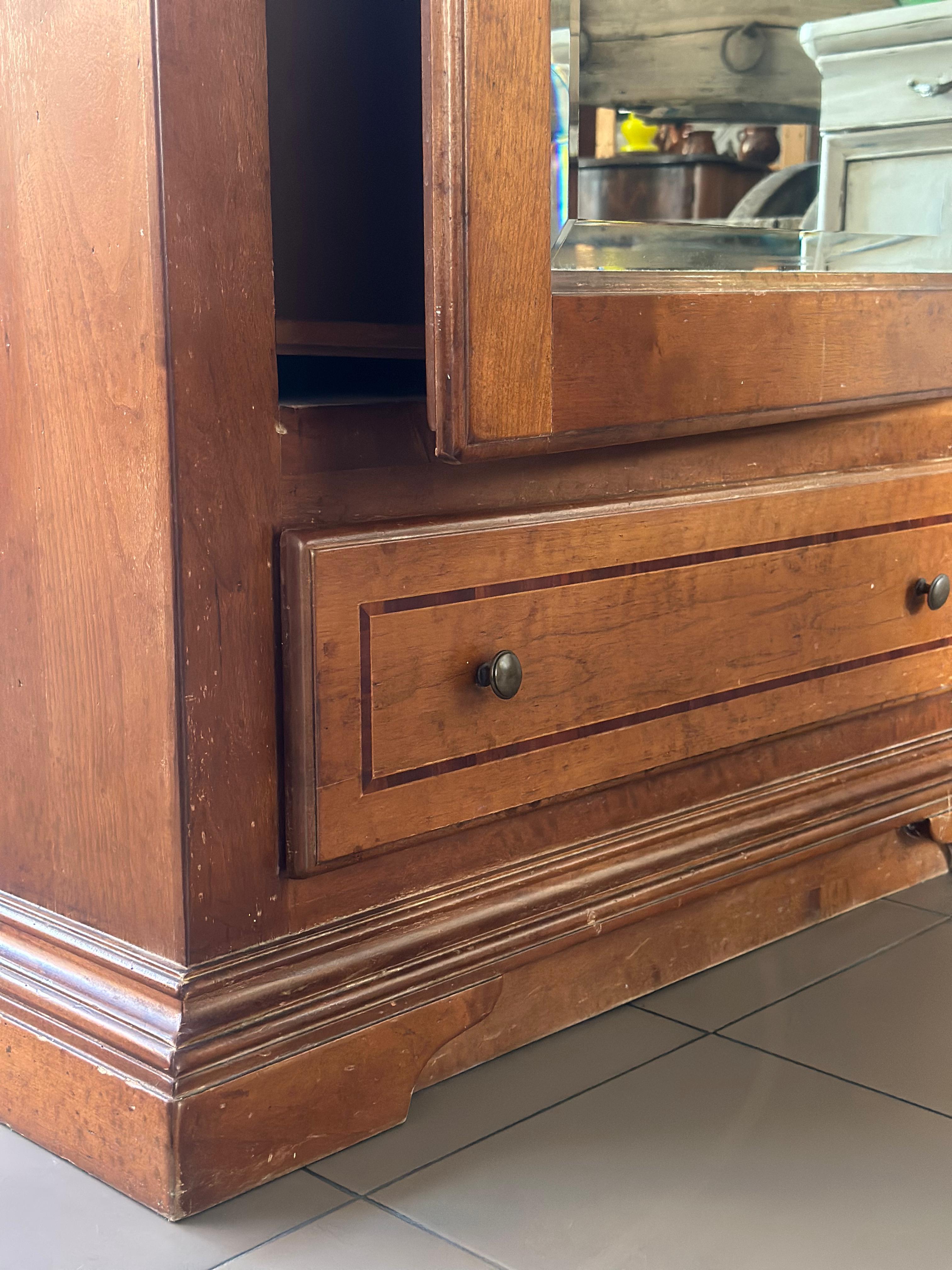 Armadio con anta a specchio