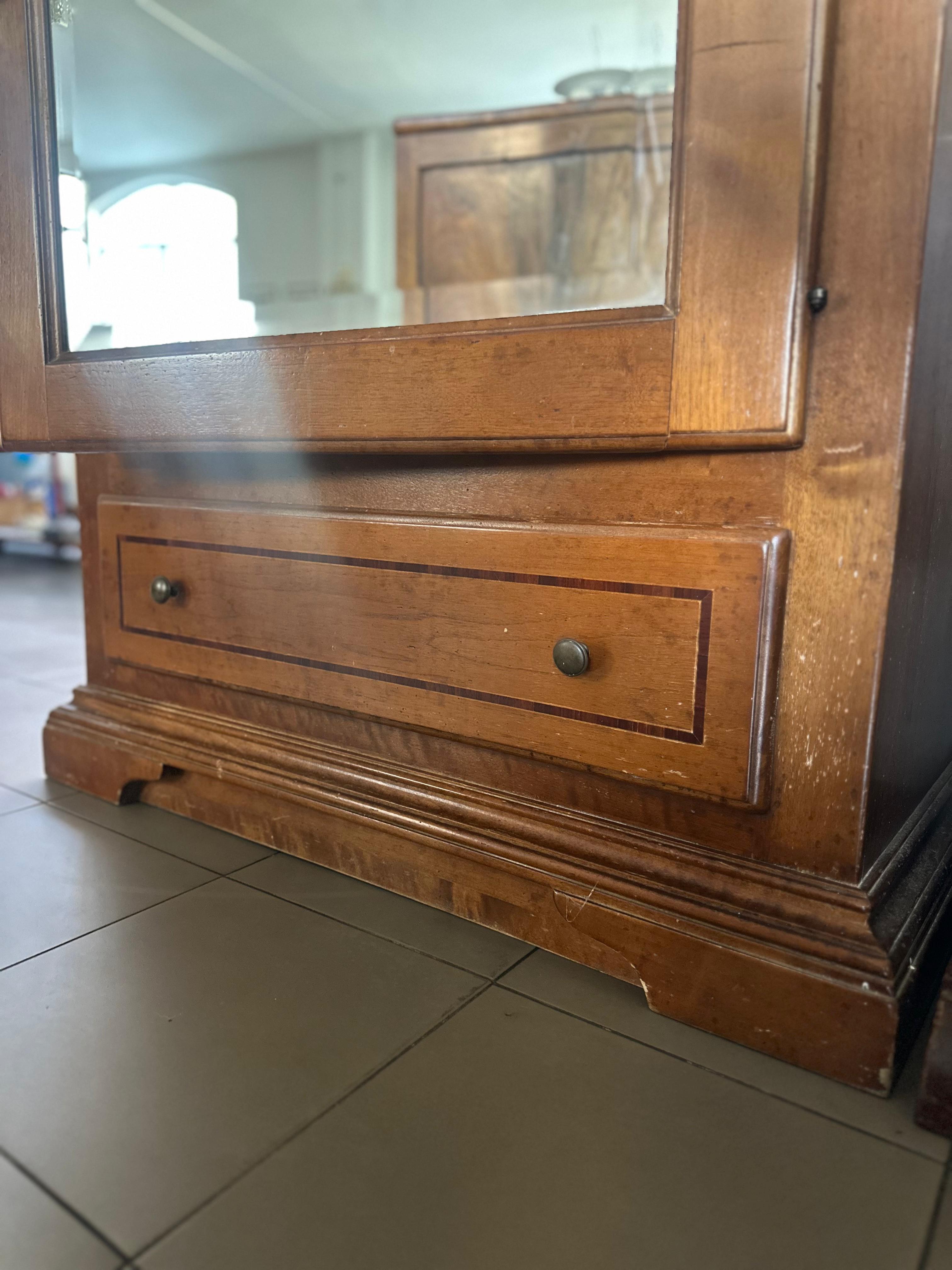 Armadio con anta a specchio